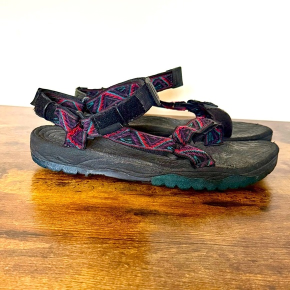 Teva Terradactyl Men’s Size 12 Outdoor Sport Sandals – Purple/Red/Teal Pattern - Picture 1 of 8